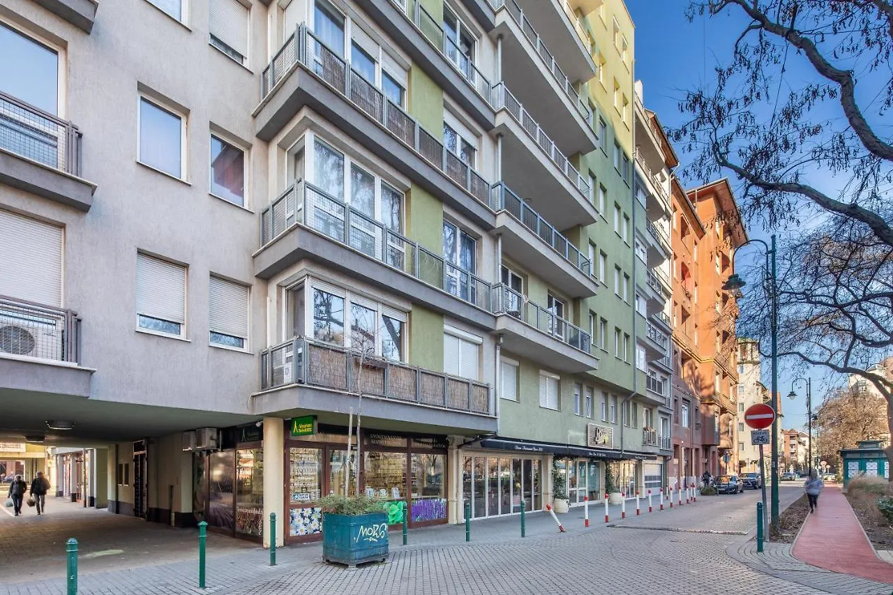Two Bedrooms Apartment With Free Garage In The Downtown Budapest